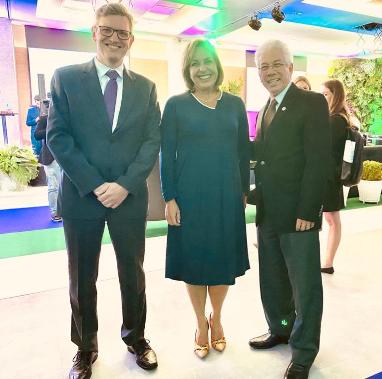 Presidente da Ahopar participa da inaugurao do novo espao da Unimed-PR