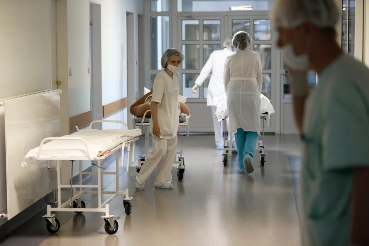 CNSaúde projeta 5,5% de aumento nos planos de saúde após piso da enfermagem